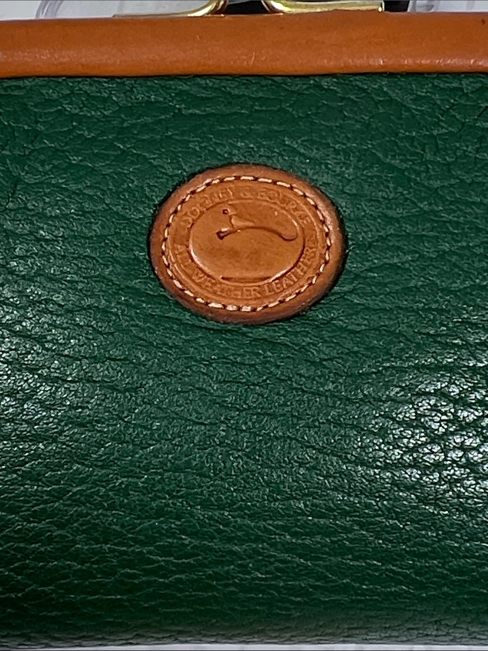 🦆 DOONEY & BOURKE AWL PEBBLED KISSLOCK COIN POUCH IN FOREST GREEN WITH TAN TRIM - Picture 3 of 9